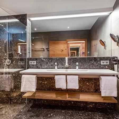 Hotel Schmittenhoehe - 2000m 4*